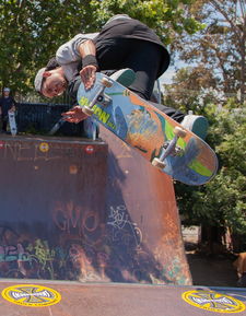 九游官网pc-全国青少年滑板锦标赛青春燃烧，中国青少年滑板锦标赛冠军