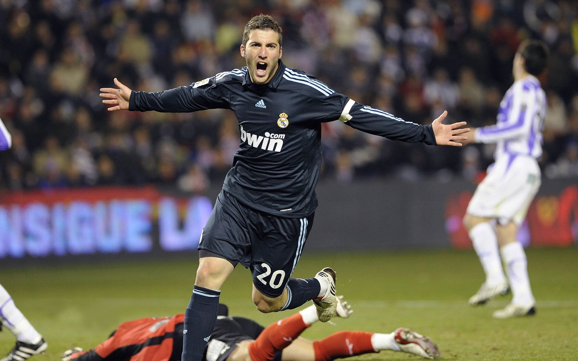 《英雄联盟》全球预选火热开启,谁能脱颖而出,挺进世界舞台?